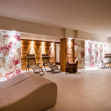 Antares Aparthotel