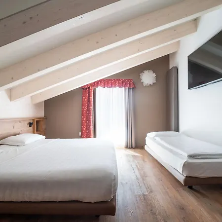Aparthotel Antares 3*