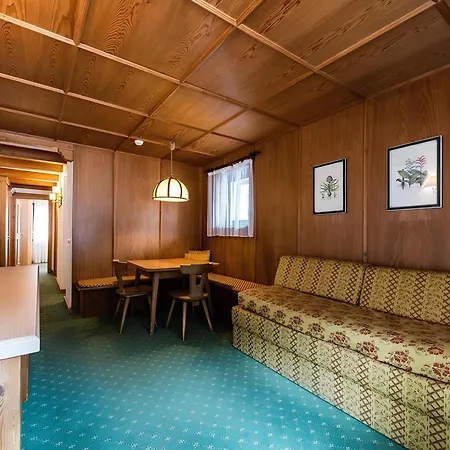 Antares Aparthotel Wolkenstein in Gröden